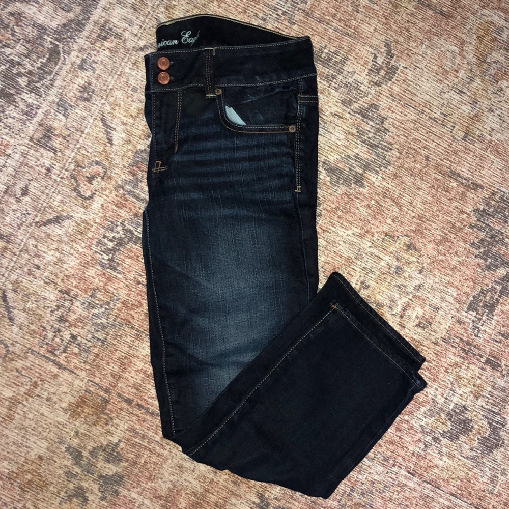AE Jean Capris